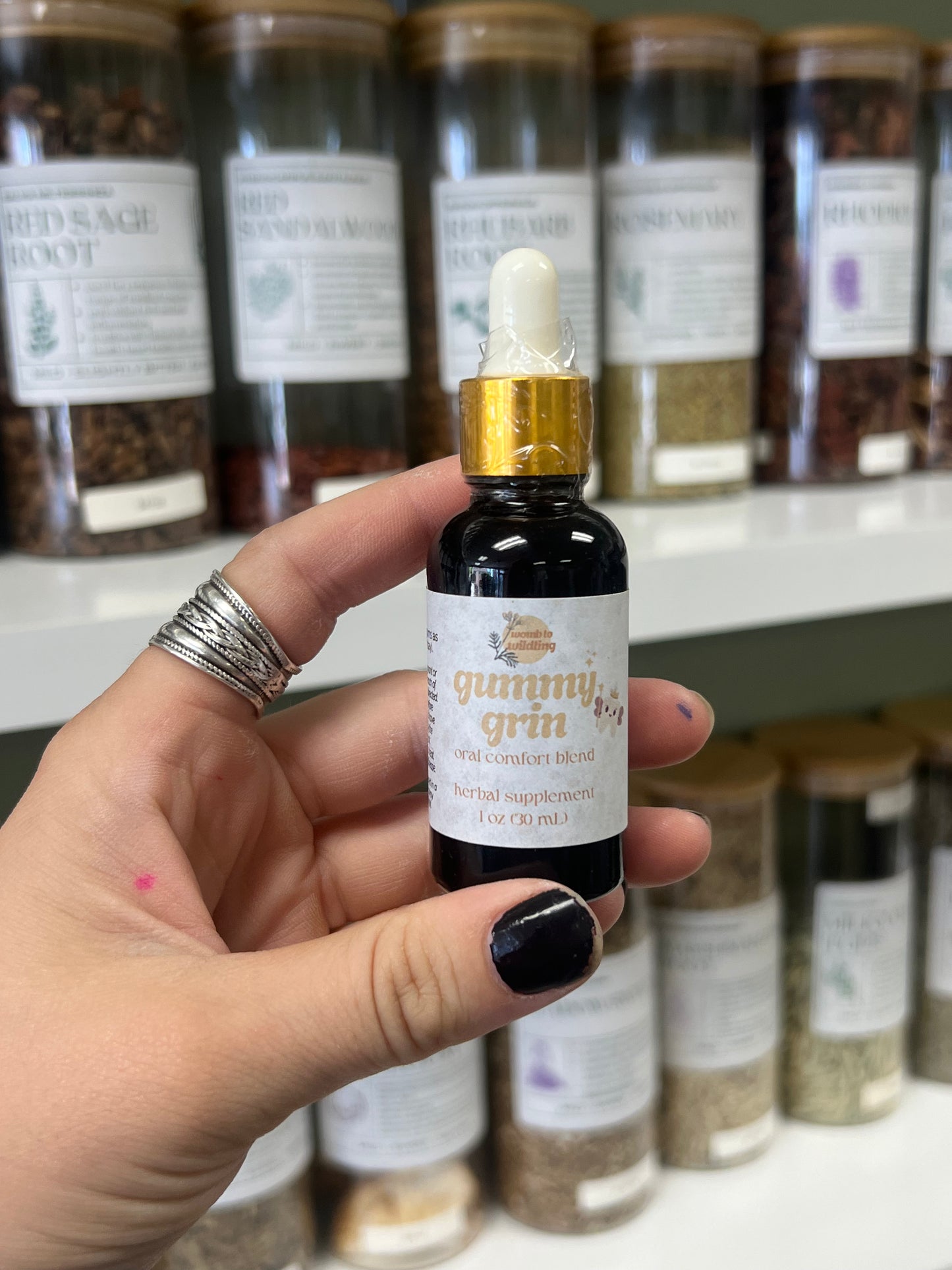 Gummy Grin: Herbal Support for Healthy, Growing Gums